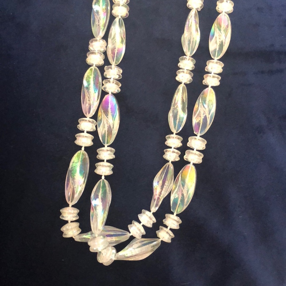 💘Iridescent plastic strand of antique beads💘